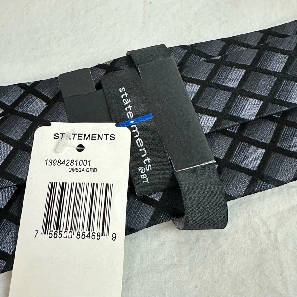 STATEMENT NWT men’s tie grey diamond pattern